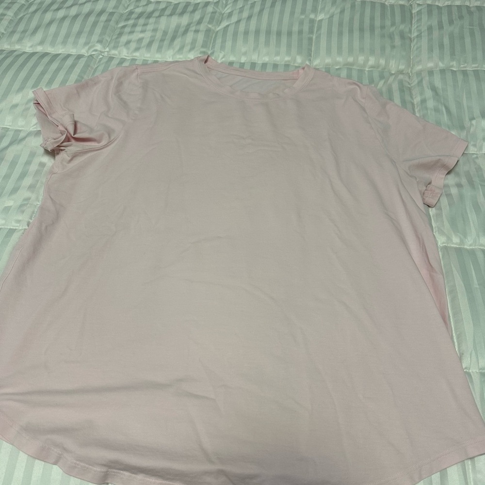 Lululemon T-shirt